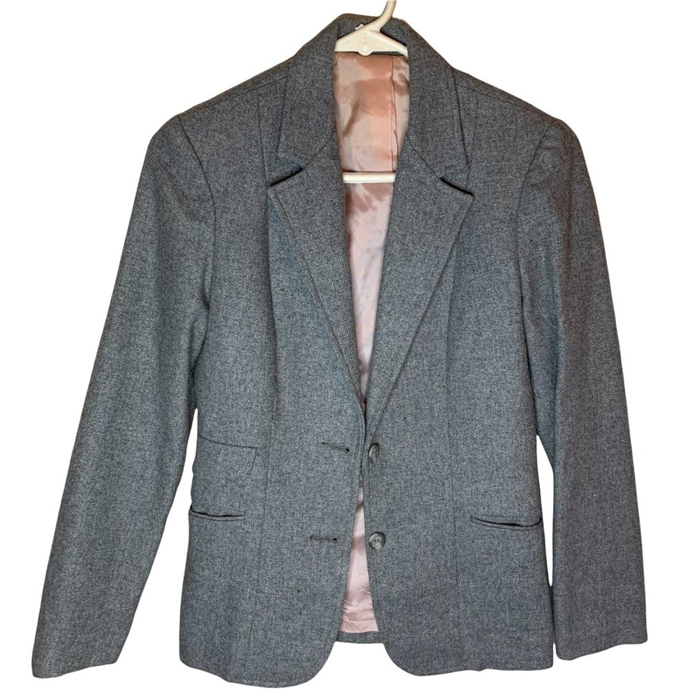 Vintage Women’s Blazer Concepts in Sportswear Dark Academia Wool